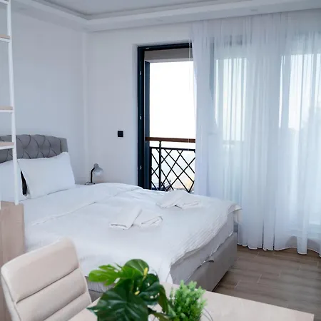 Hill A037 Apartment *