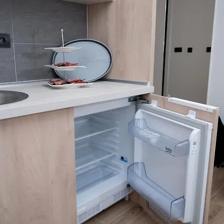 Hill A037 Apartment *
