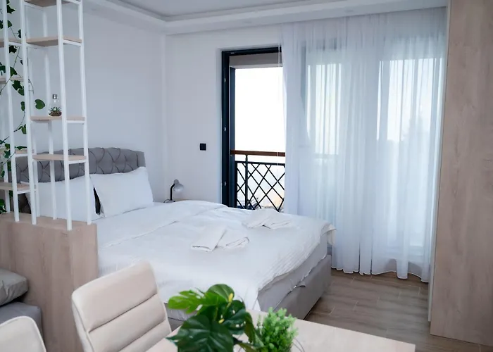 Hill A037 Apartment *